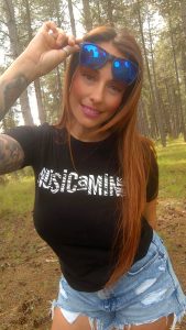 8merchan musicamino 2025